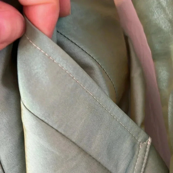 Iridescent rain jacket - Picture 3 of 8